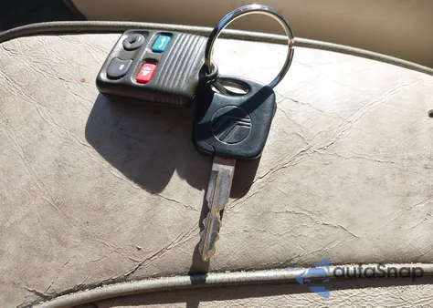 2000 Mercury Grand Marquis Ls z USA, uszkodzony, nr VIN 2MEFM75W4YX717646